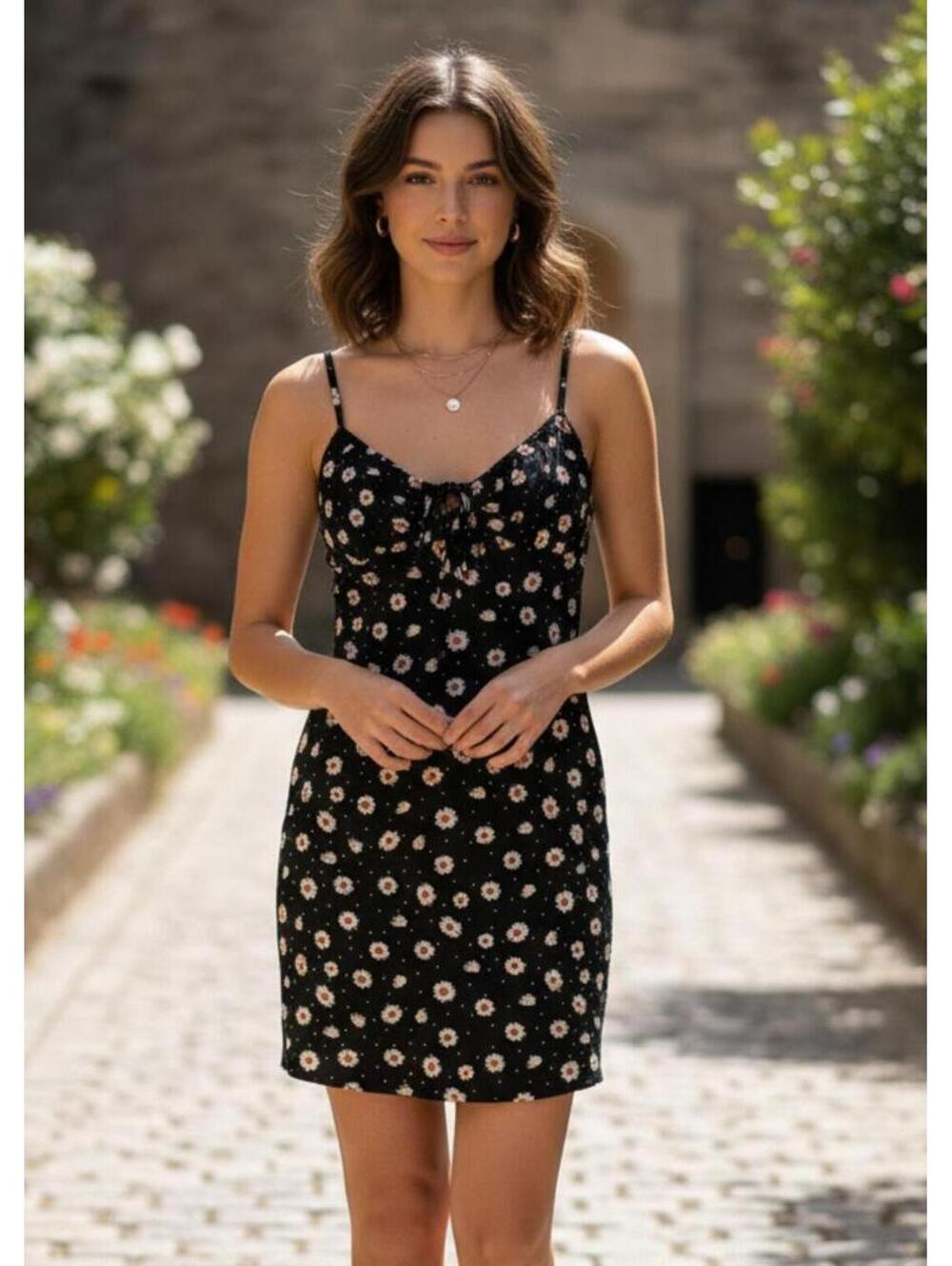 Liz & Sara Black Dress With Daisy Flowers Size S